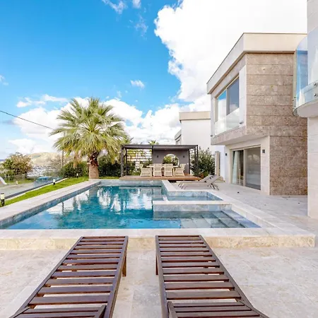 فيلة Private Luxury In With Pool, Sauna & Stunning Sea View بودروم
