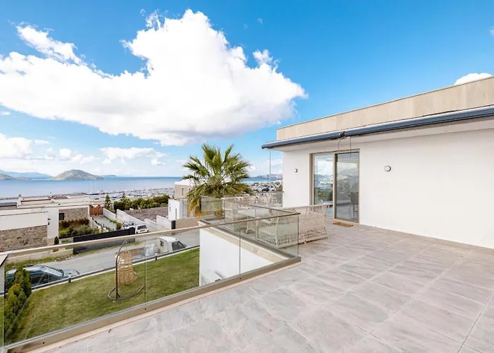 Luxury Golden With Sea View