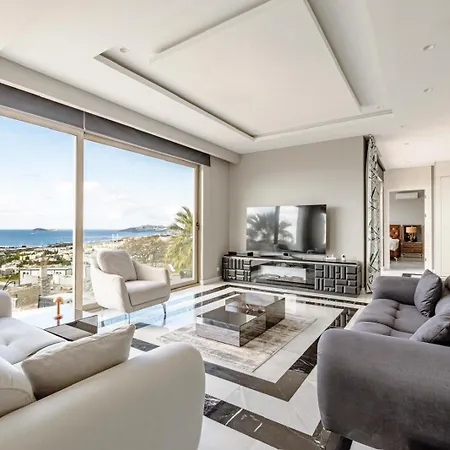 Luxury Golden With Sea View Villa *