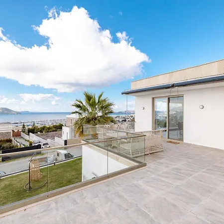 Luxury Golden With Sea View